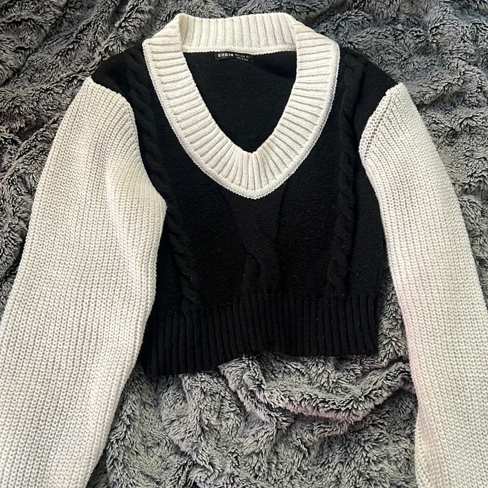 white and black knitted vneck long sleeve